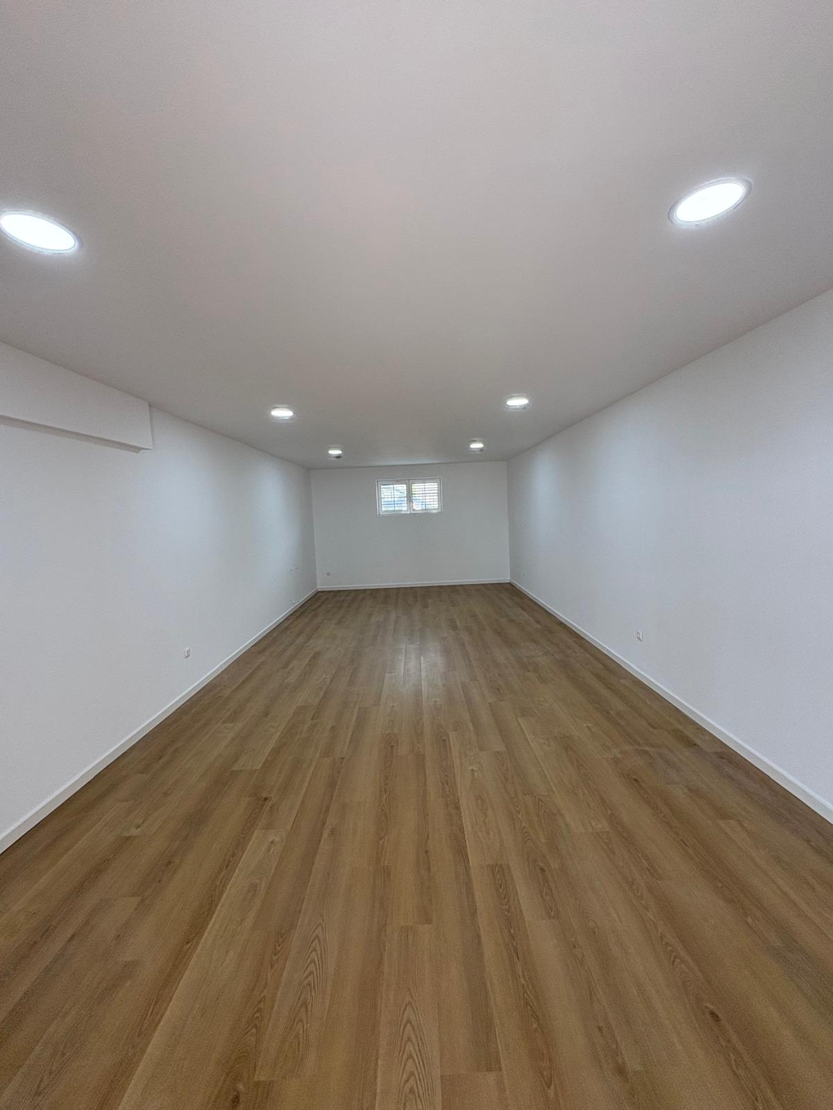 Remodelação com Pavimento Flutuante & Focos LED